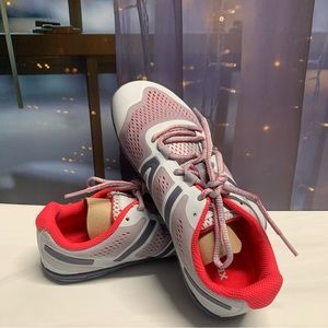NWOB Xero Shoes Women HFS Lightweight Road Running Shoe Size US 7.5